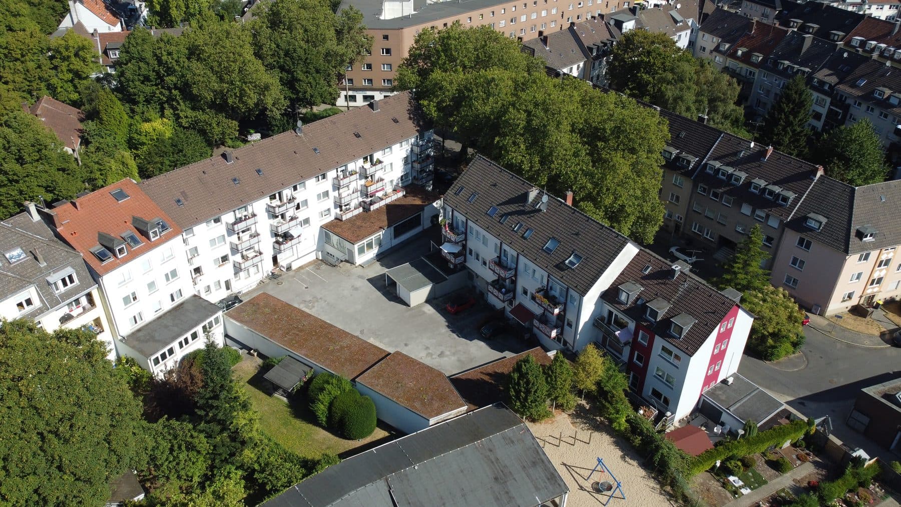 Luftbild des Wohn- und Geschäftshauses in Essen-Holsterhausen
